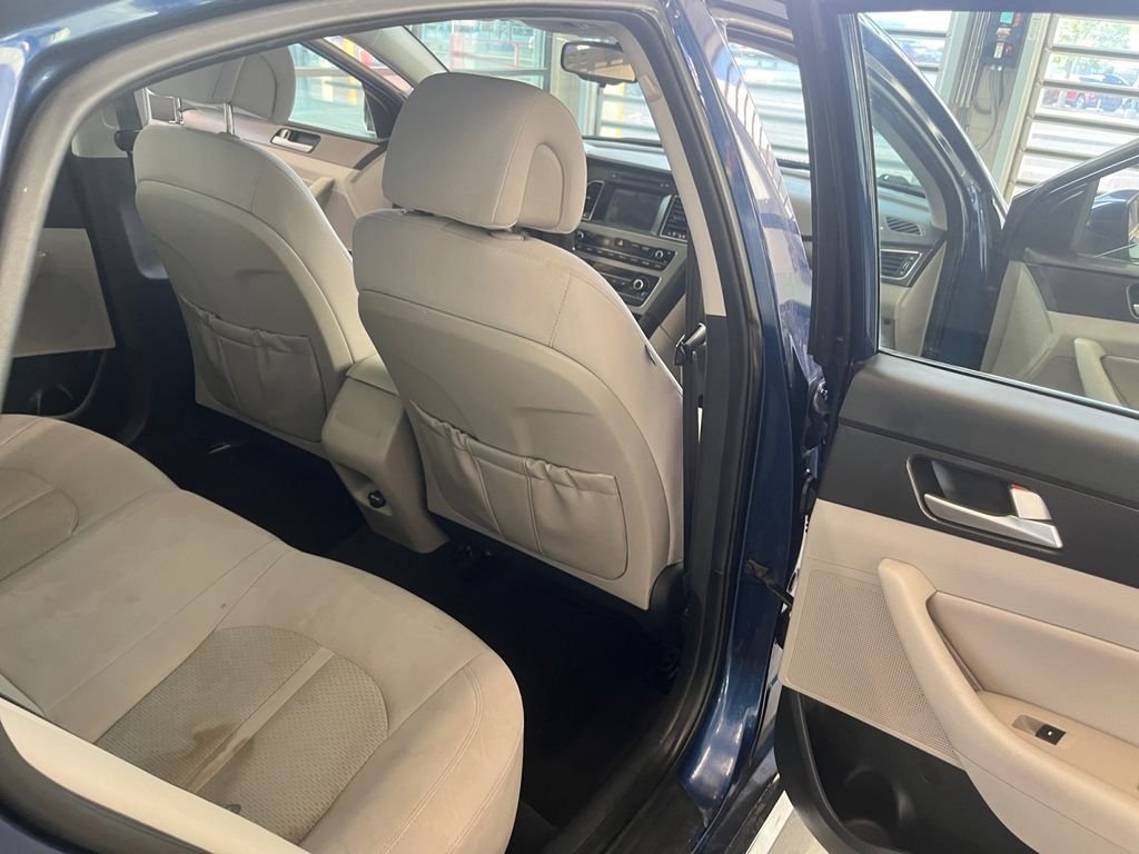 Used 2017 Blue Hyundai Sport image 17