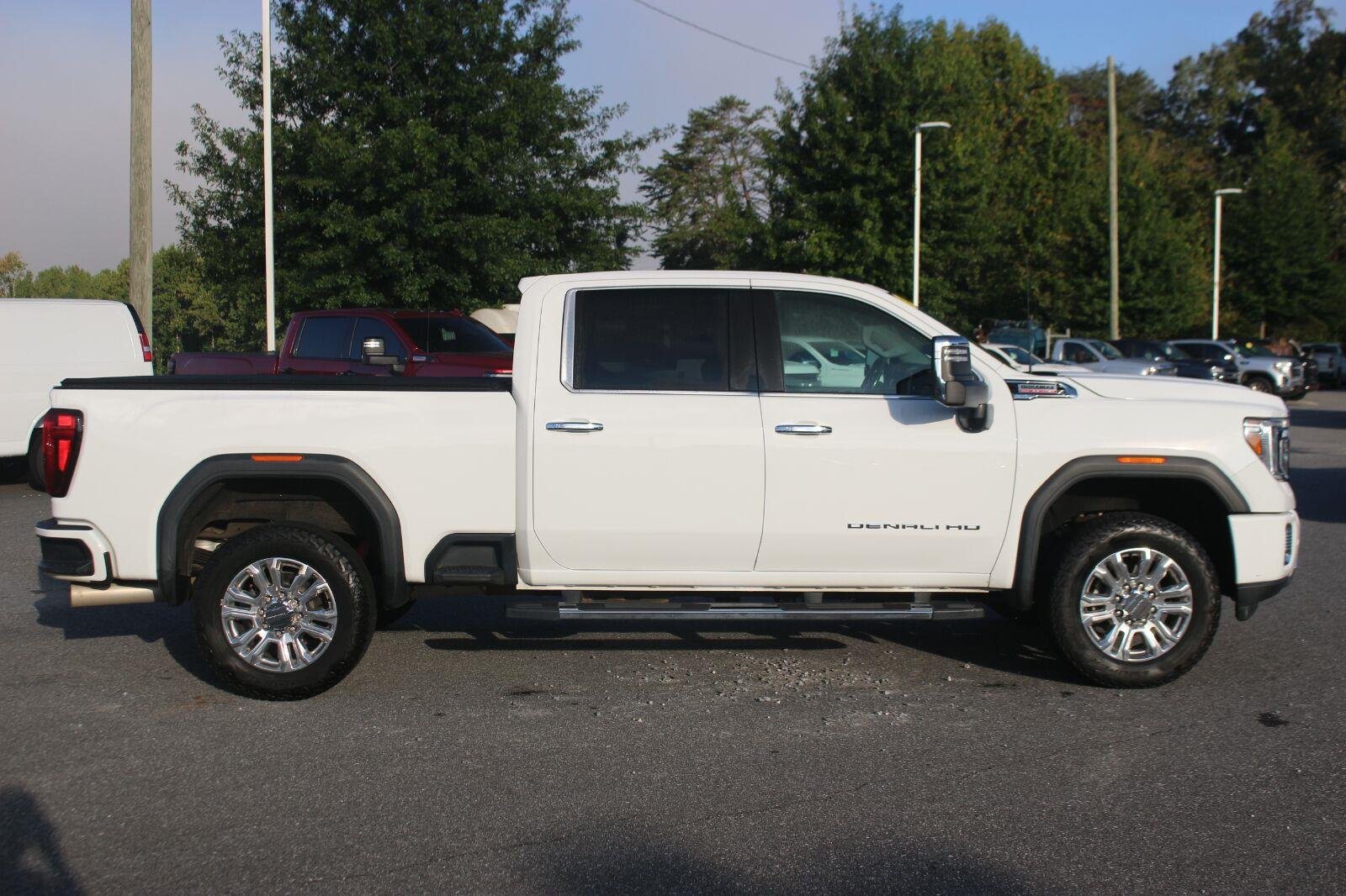 Used 2022 SUMMIT WHITE GMC Denali image 8