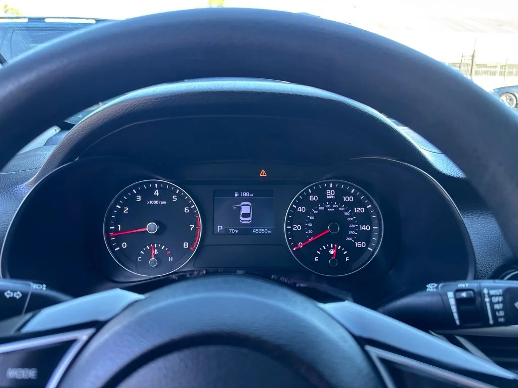 Used 2021 White Kia LXS image 13