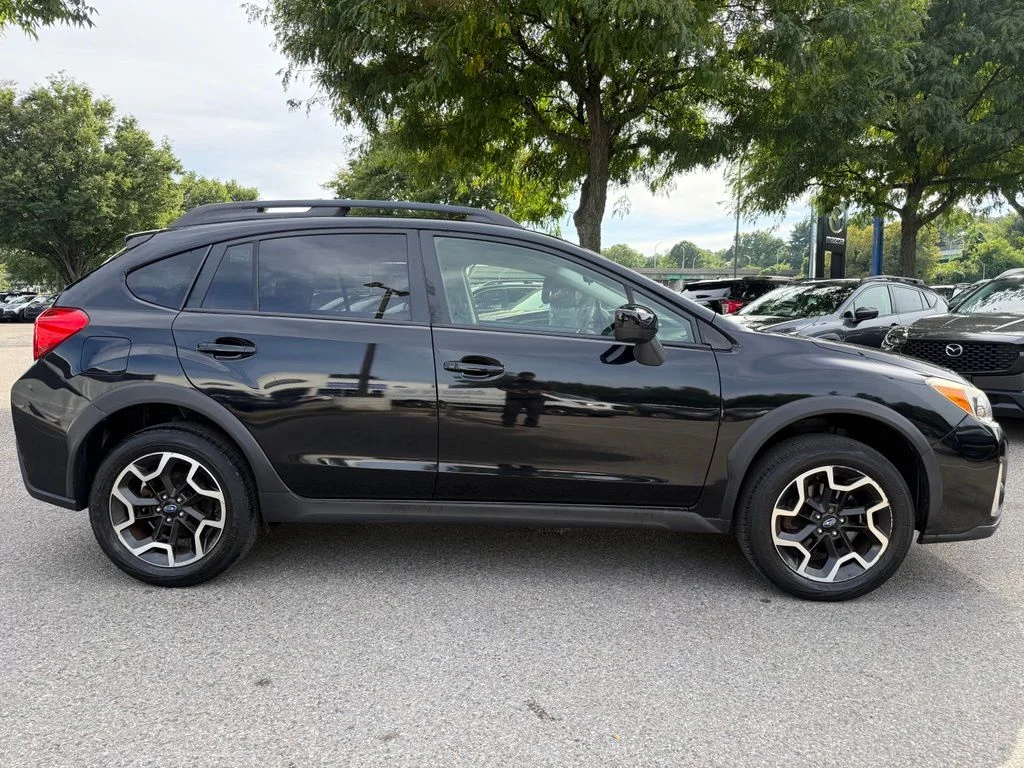 Used 2016 Crystal Black Silica Subaru 2.0i Premium image 13