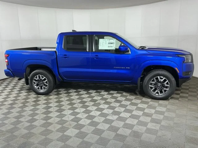 New 2027 Blue Nissan SV image 9