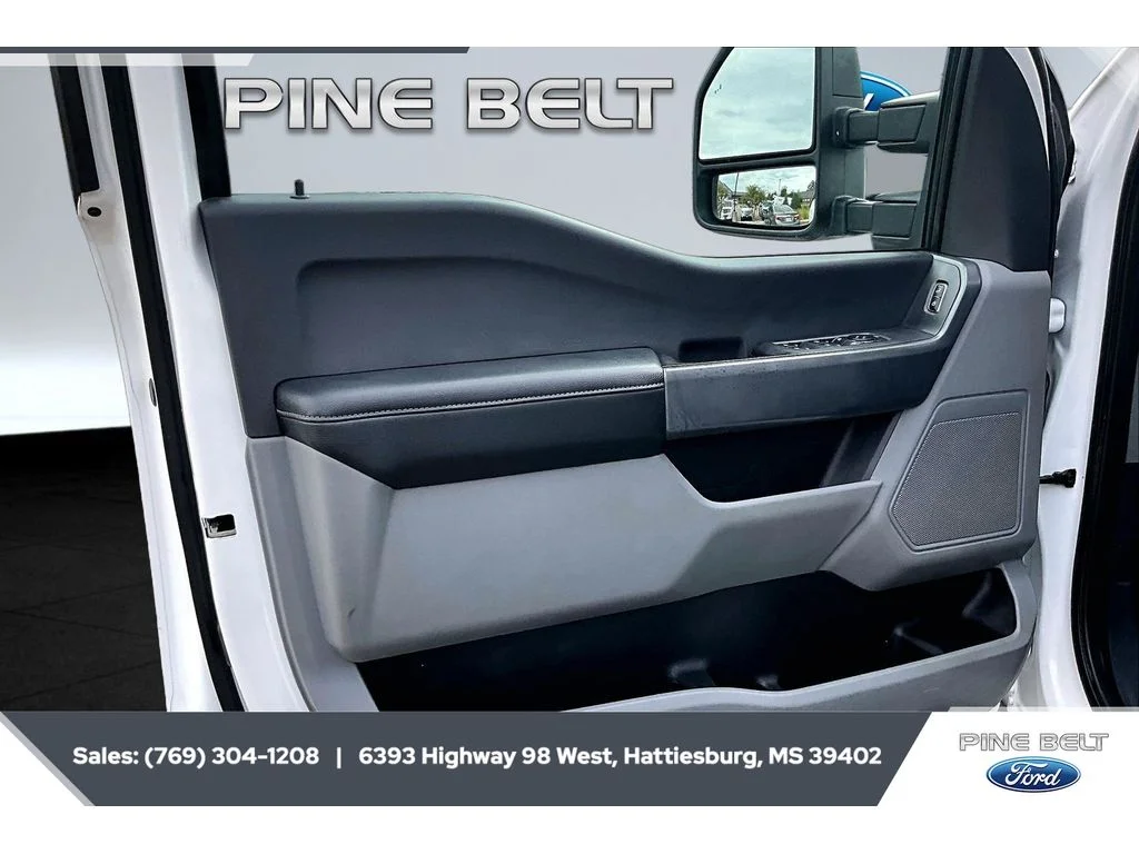 Used 2023 Oxford White Ford XLT image 18