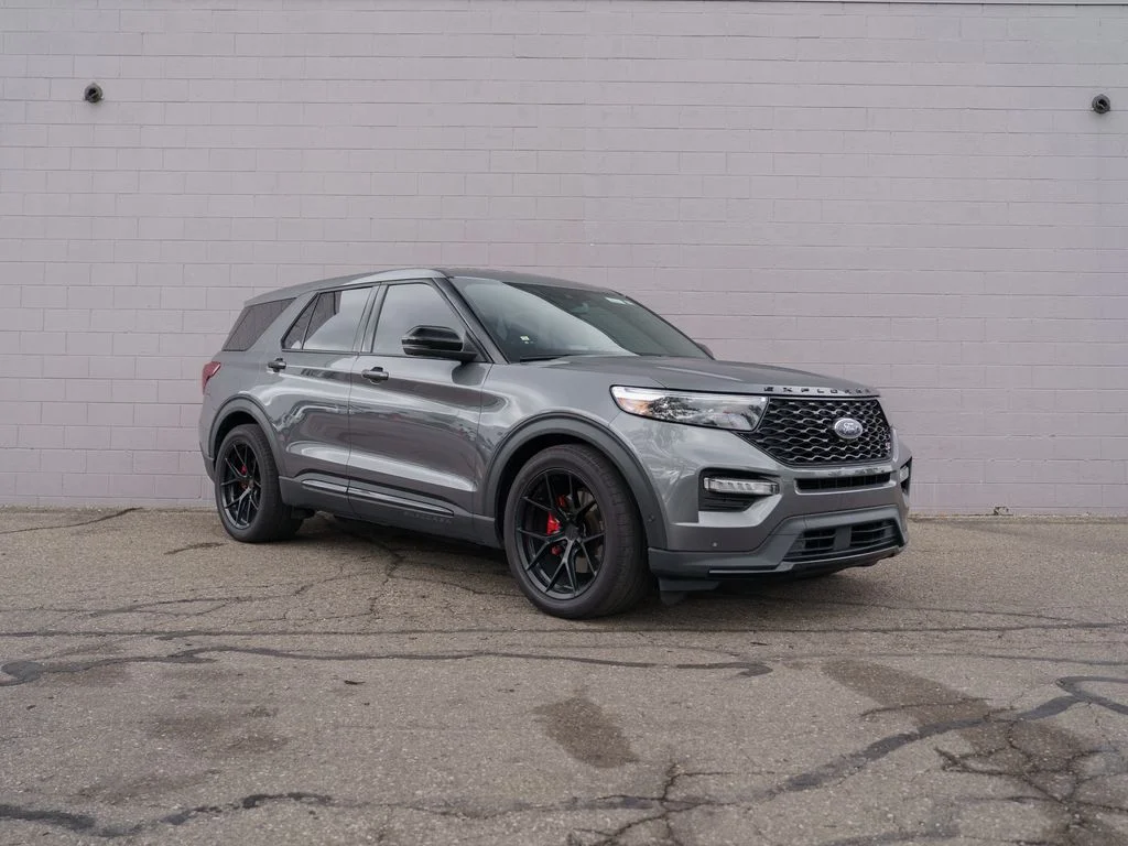 Used 2022 Gray Metallic Ford ST image 9