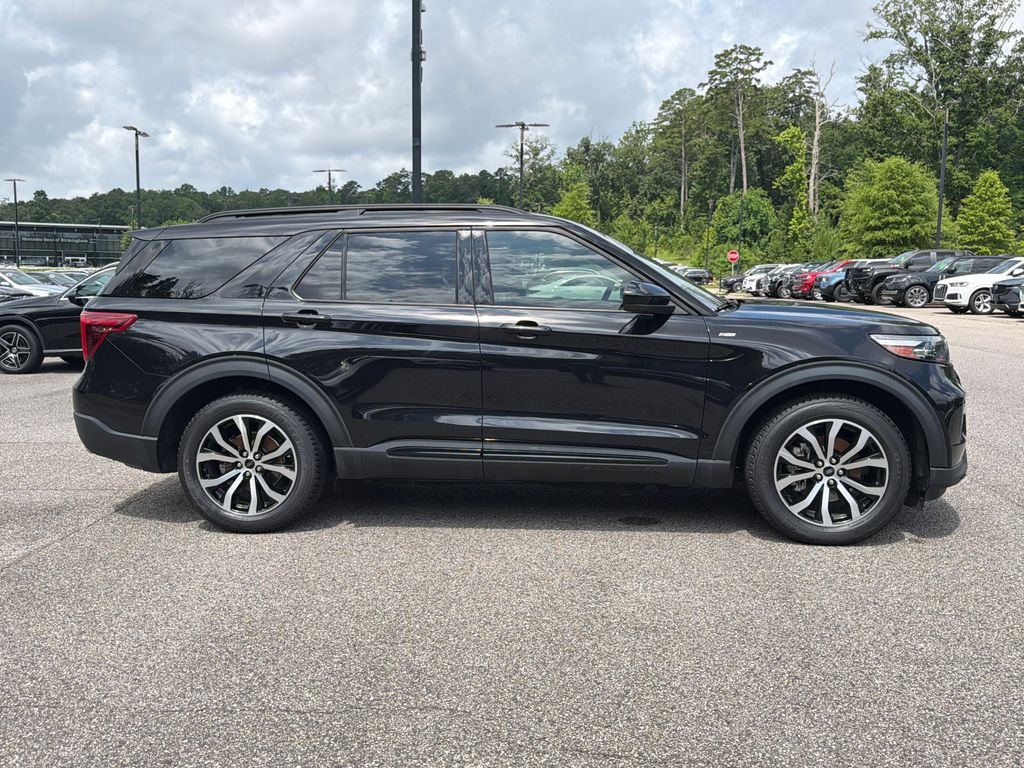 Used 2022 Agate Black Metallic Ford ST-Line image 13