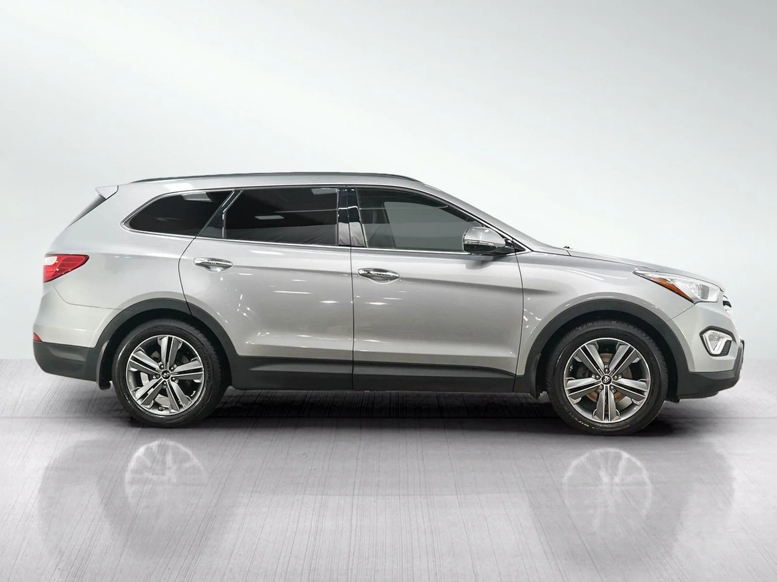 Used 2016 Iron Frost Hyundai SE image 7