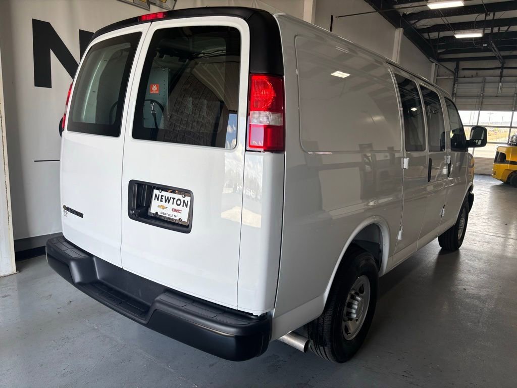 2025 Chevrolet Express Cargo Work Van - Photo 10