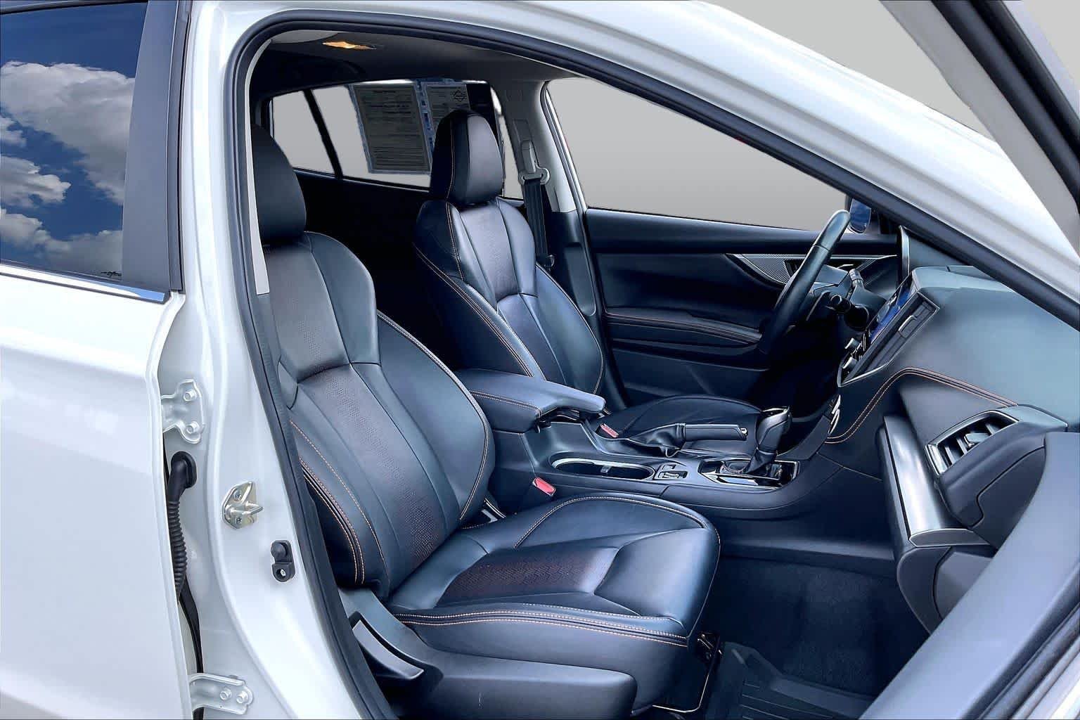 Used 2021 Crystal White Pearl Subaru Limited image 9