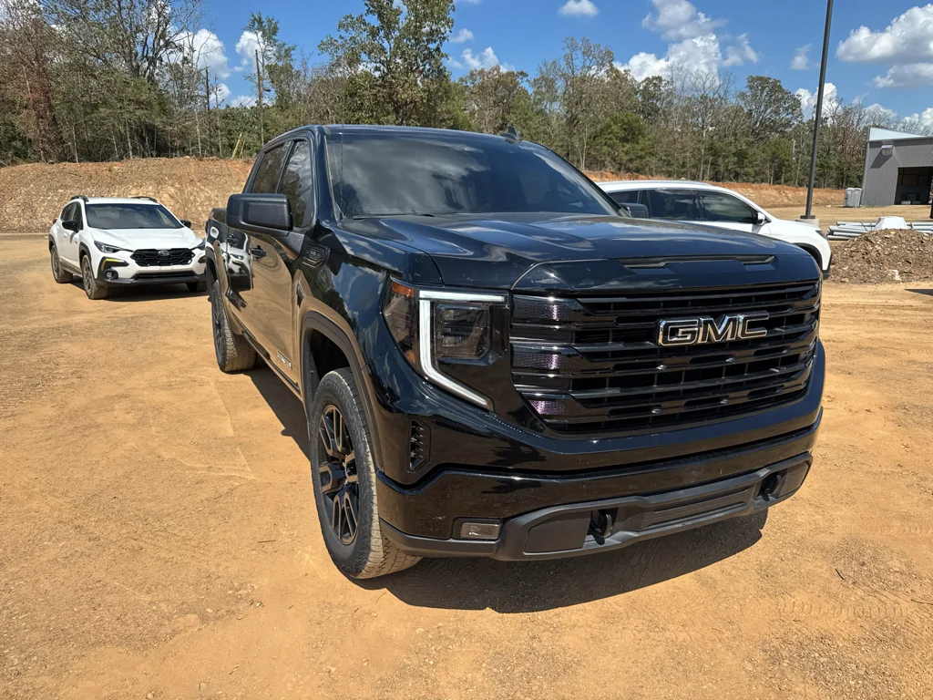 Used 2025 Onyx Black GMC Elevation image 3