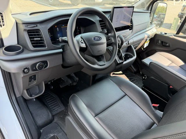 New 2026 Oxford White Ford Base image 17
