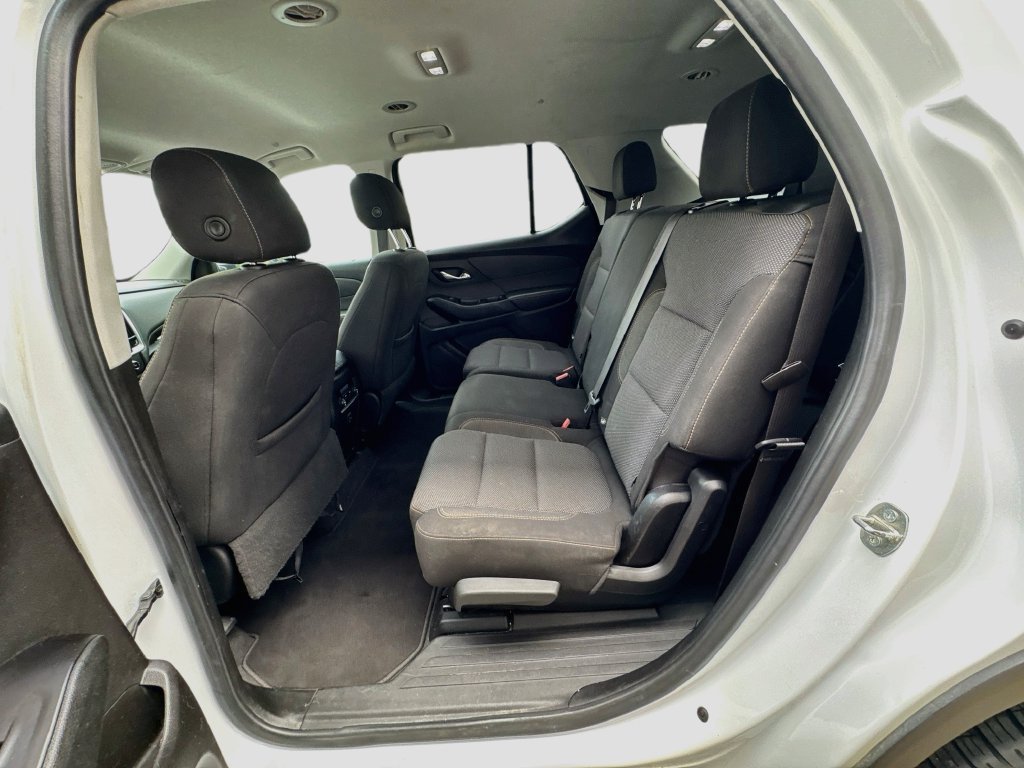 Used 2020 SUMMIT WHITE Chevrolet LT Cloth image 27