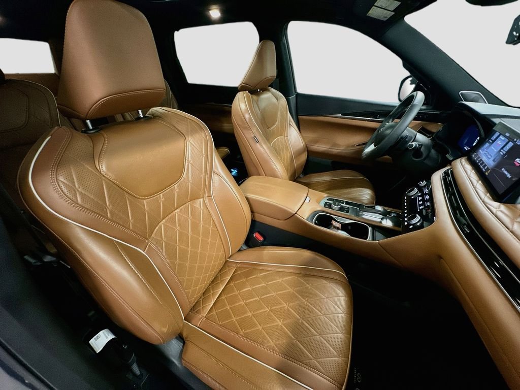 Used 2023 Blue INFINITI Autograph image 30
