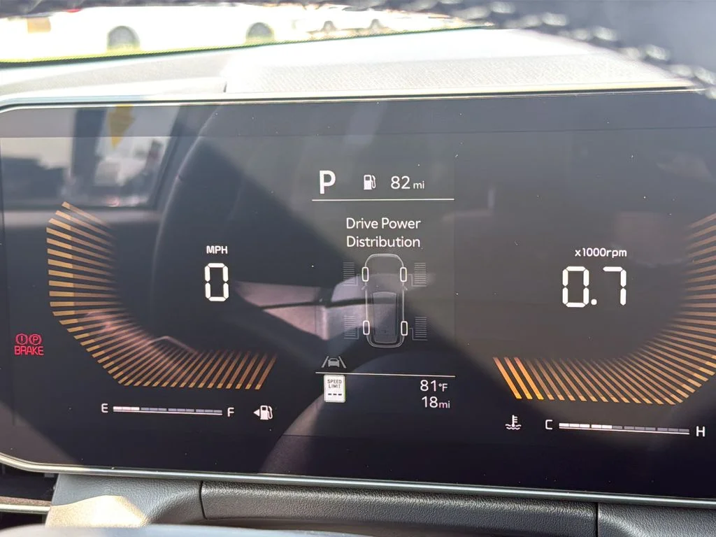 New 2027 White Kia S image 37