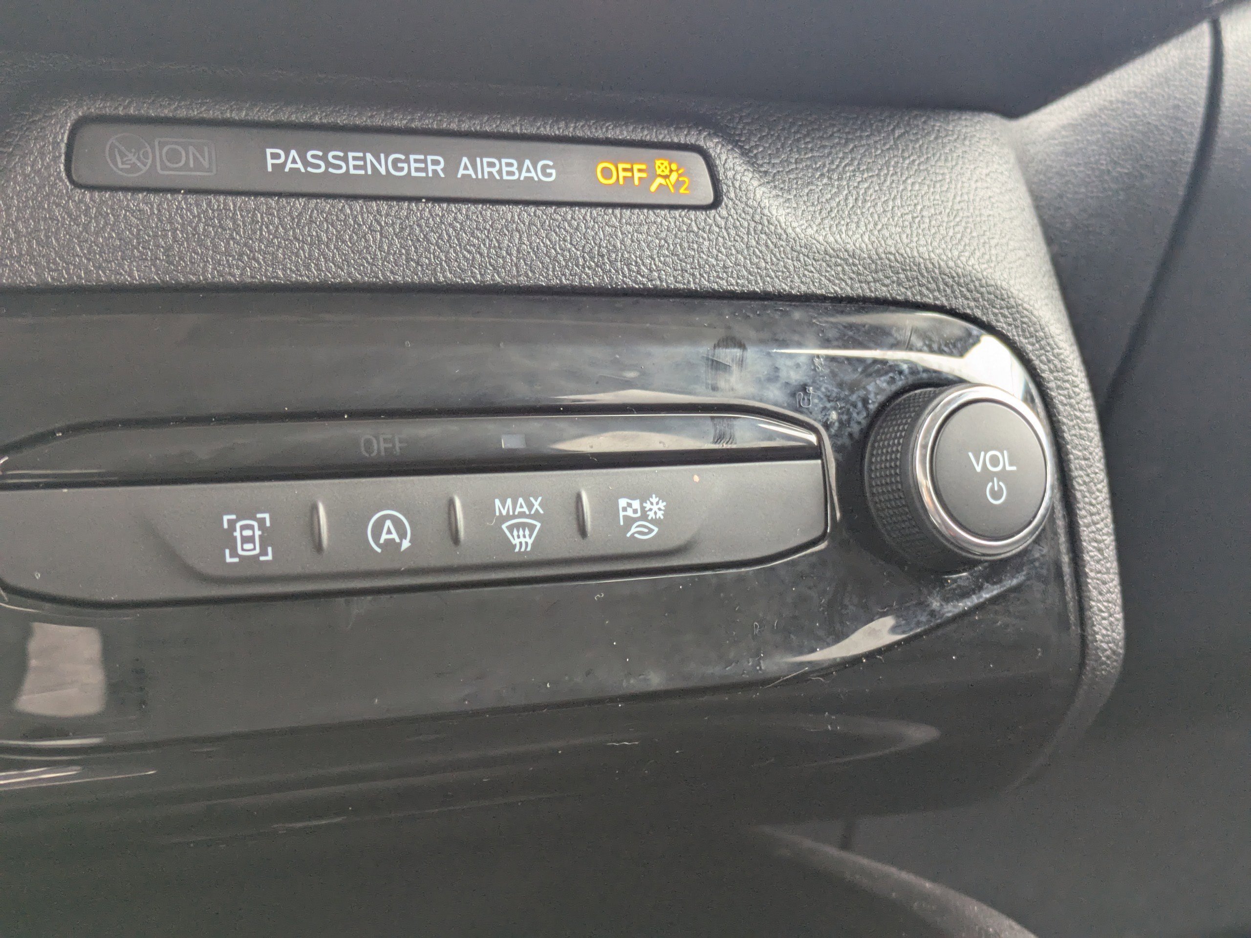 Used 2025 Oxford White Ford Active image 23