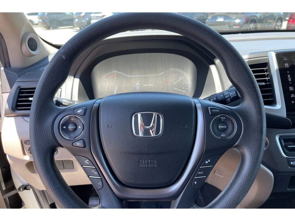 Used 2018 White Diamond Pearl Honda EX image 34