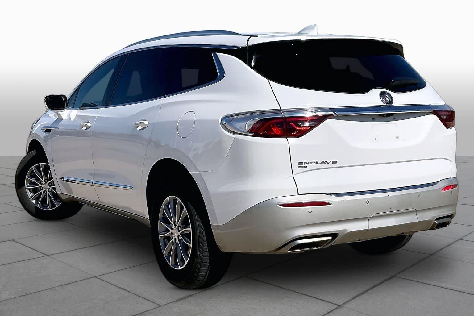 Used 2022 Summit White Buick Premium image 10