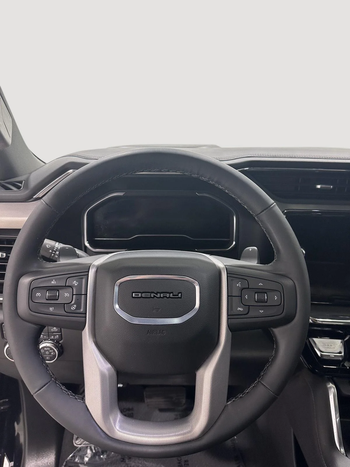 Used 2025 Onyx Black GMC Denali image 9