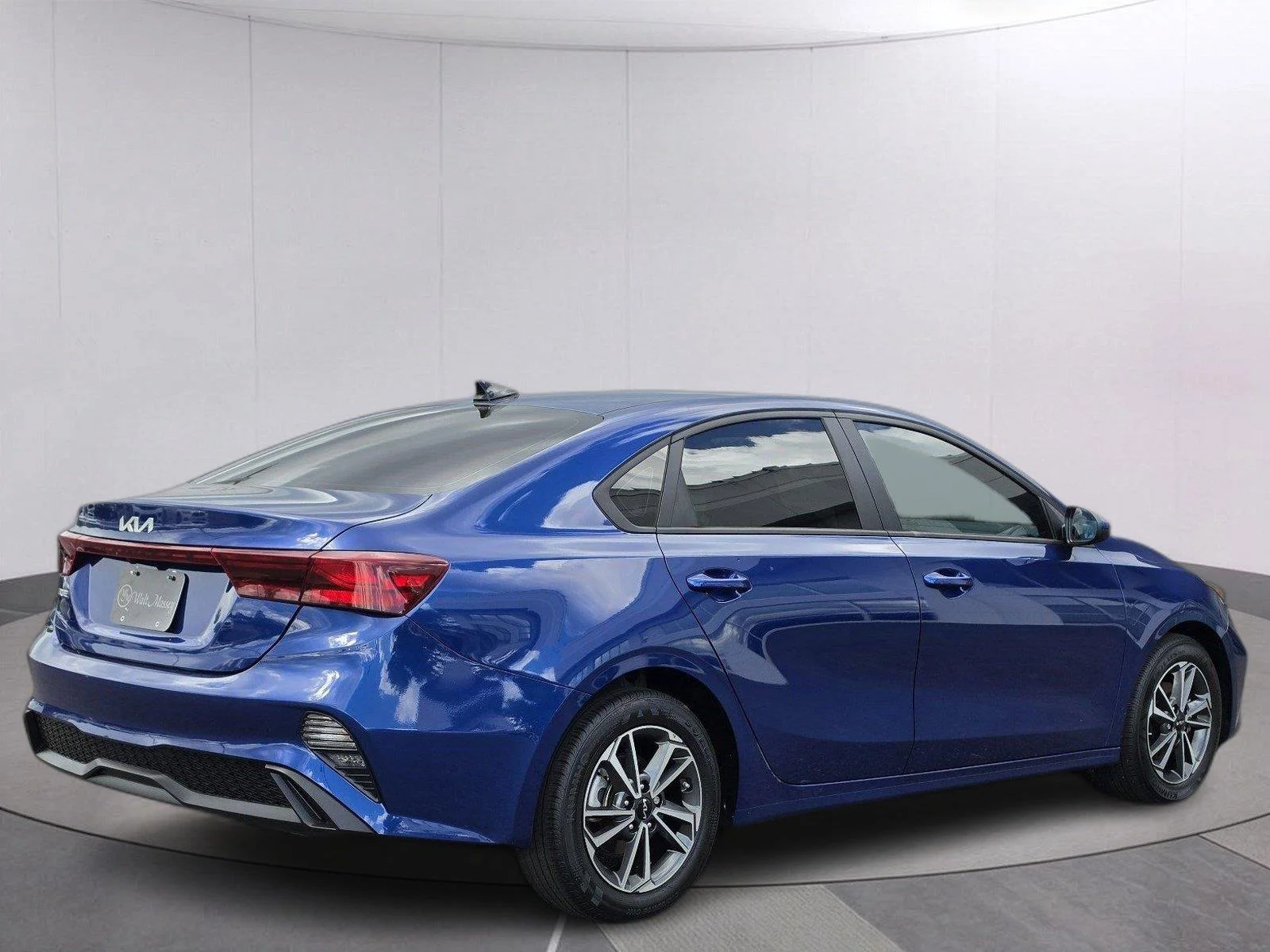 Used 2023 Deep Sea Blue Kia LXS image 6