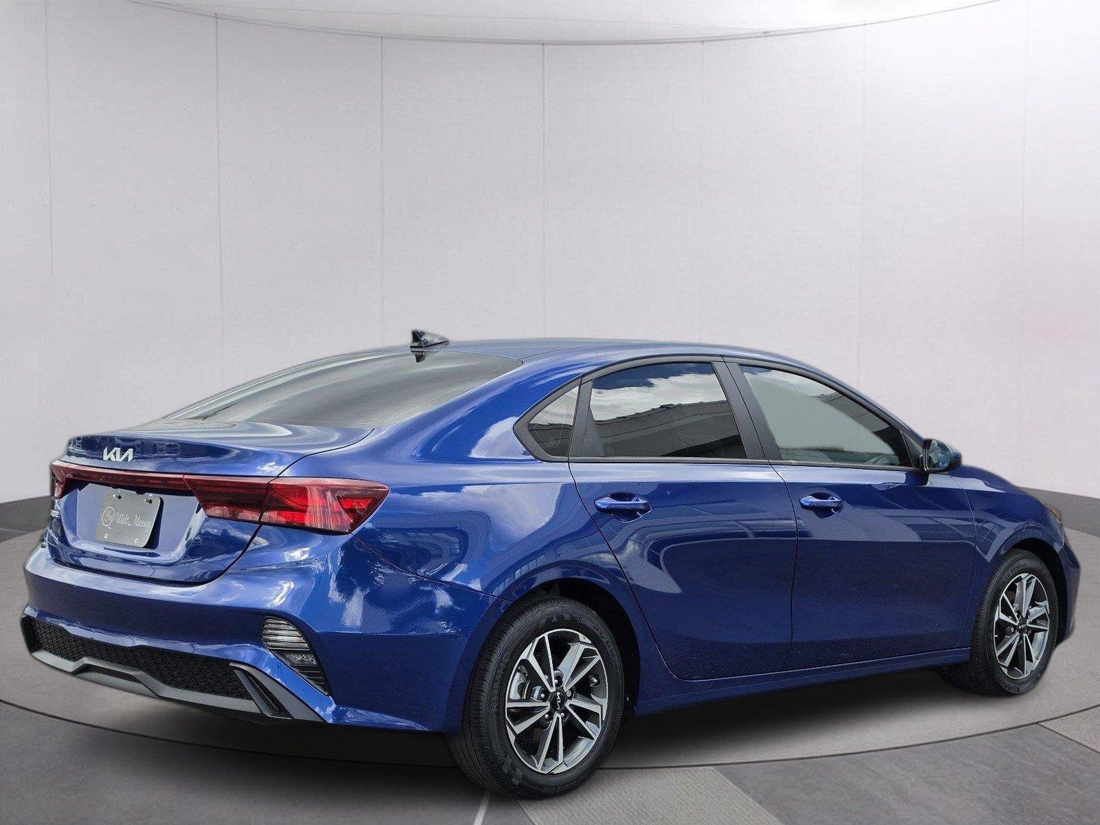 Used 2023 Deep Sea Blue Kia LXS image 6