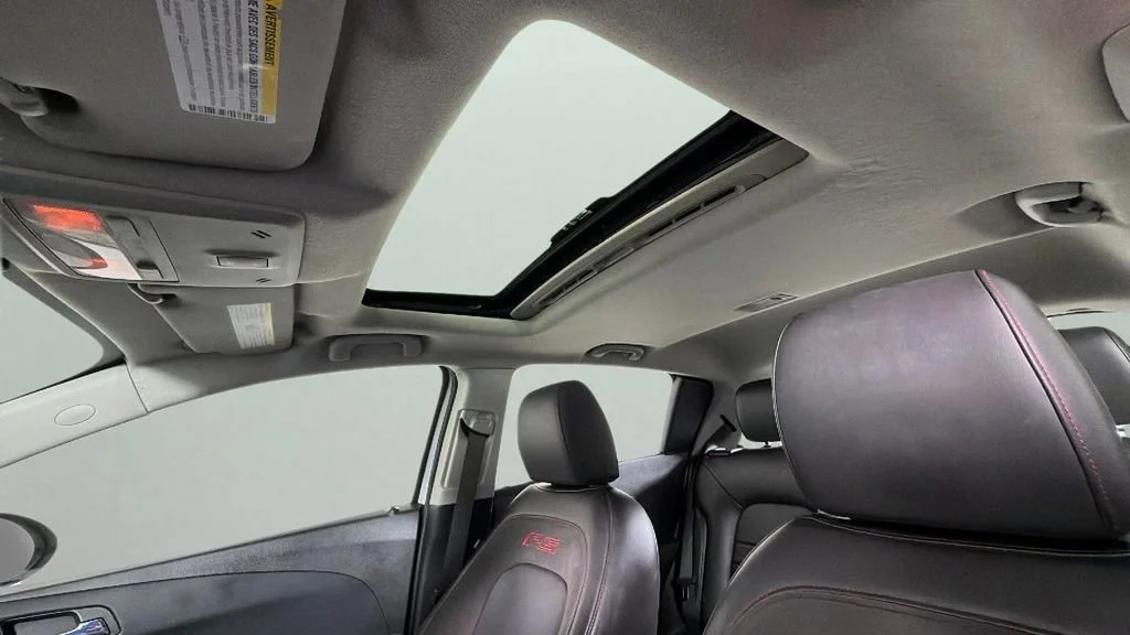 Used 2017 SUMMIT WHITE Chevrolet Premier image 28
