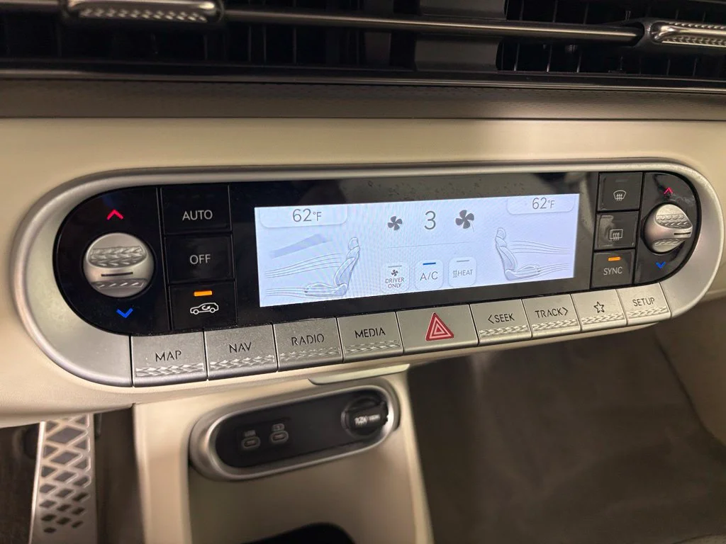 Used 2023 White Genesis Performance image 28