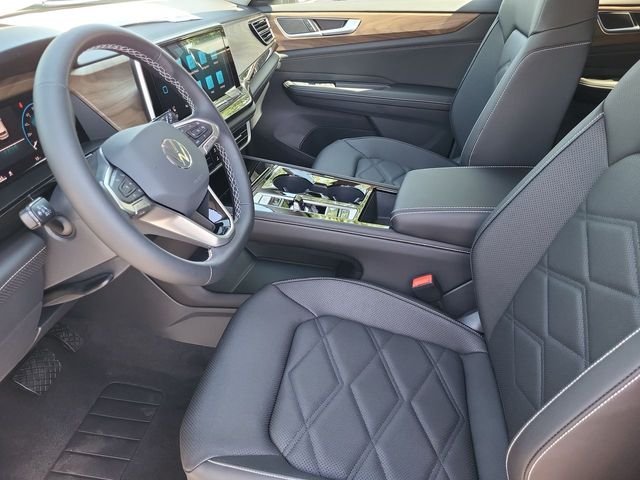 New 2026 Silver Volkswagen SE w/Technology image 11