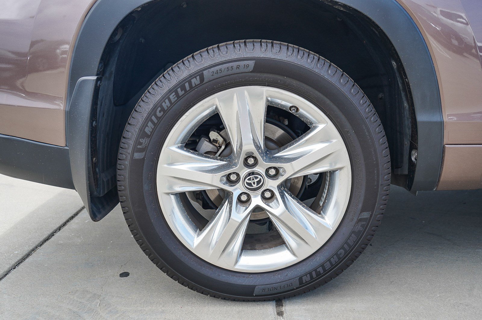 Certified Used 2017 Toasted Walnut Pearl Toyota Limited image 8