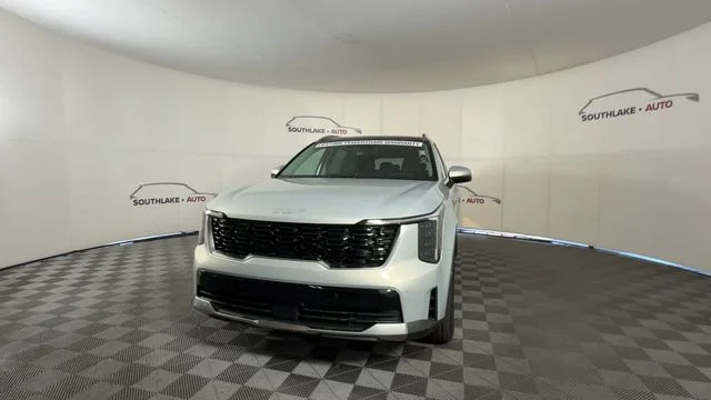 New 2026 Ivory Silver Kia S image 3