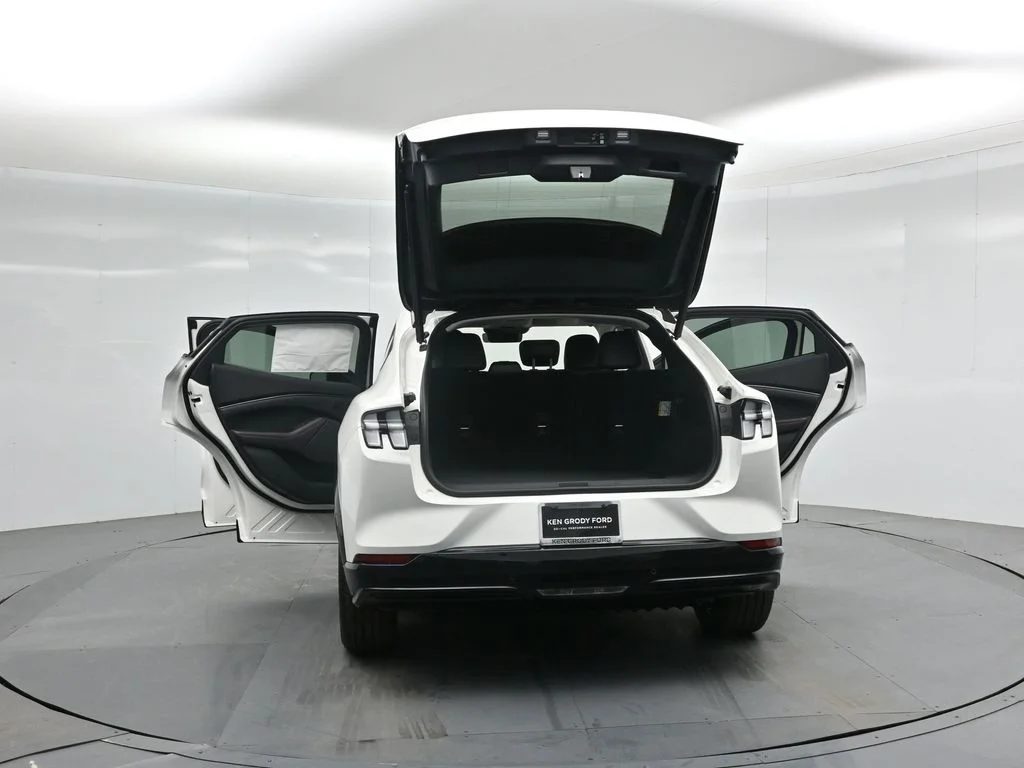 New 2026 Star White Metallic Tri-coat Ford Premium image 32