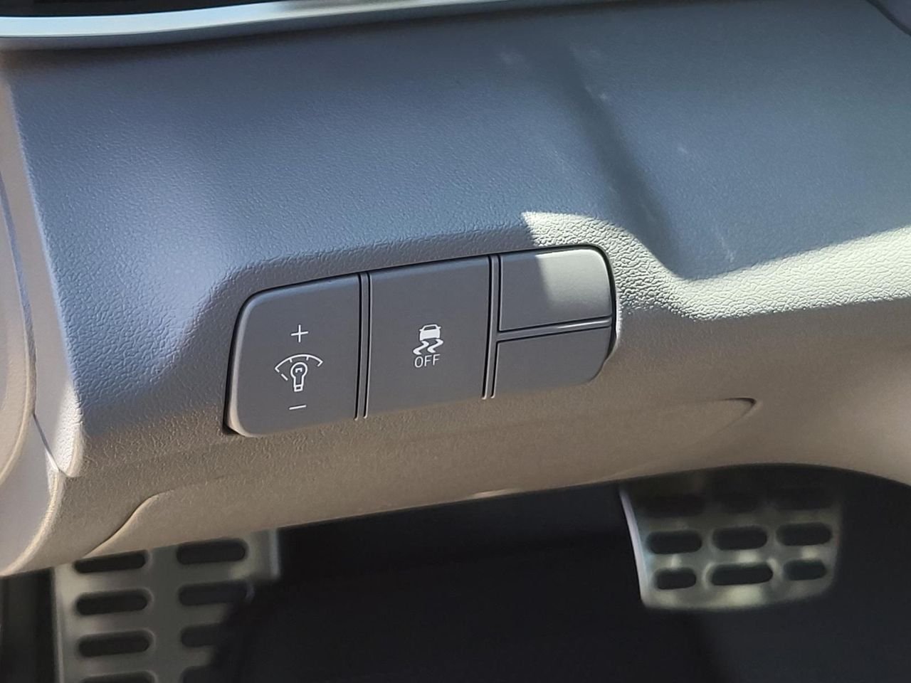 New 2026 Amazon Gray Hyundai SEL Sport image 14