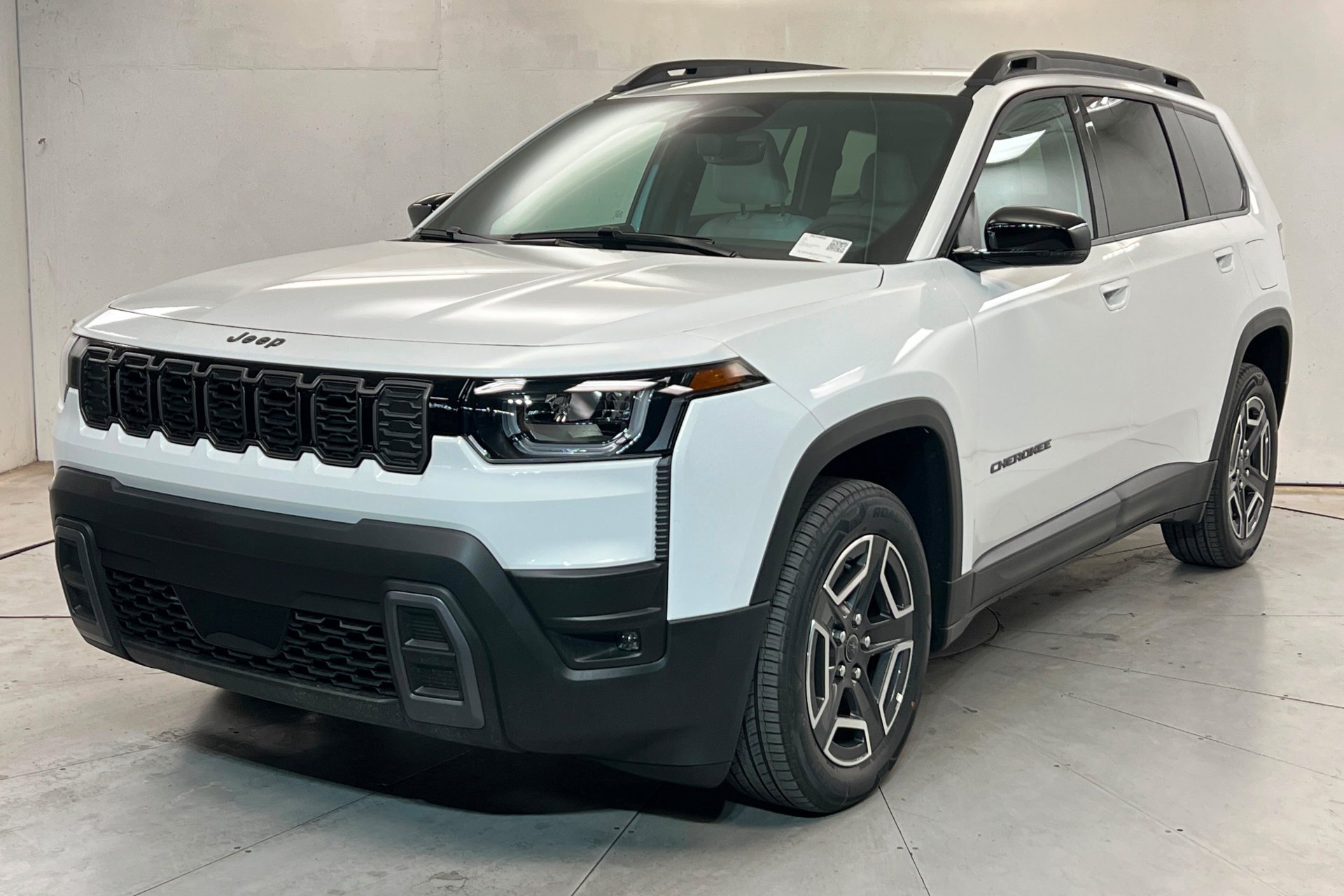 New 2026 Bright White Clear-Coat Exterior Paint Jeep Limited image 1