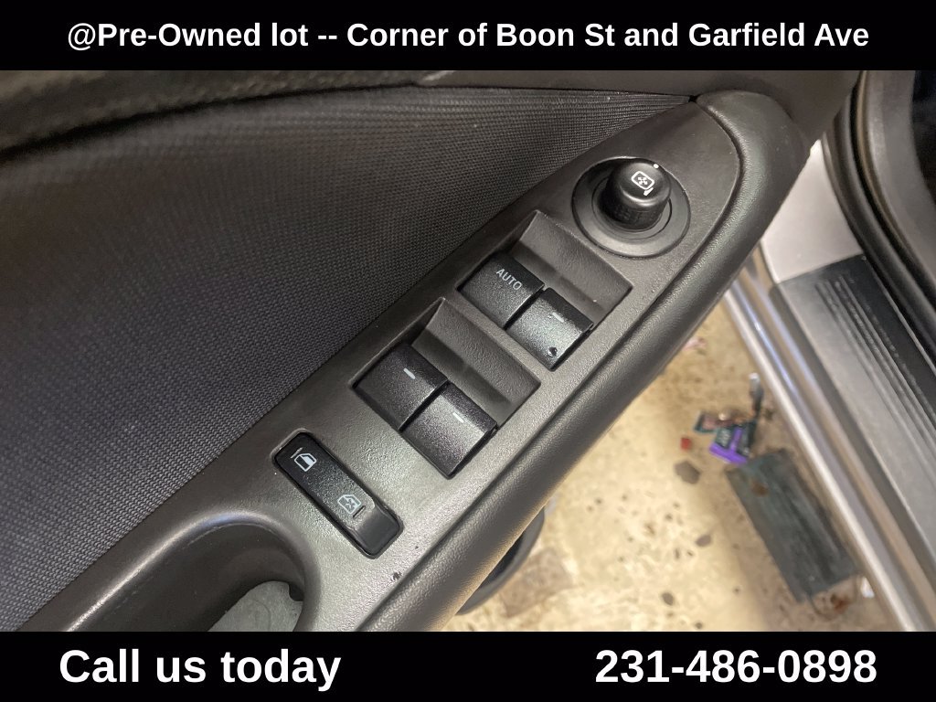 Used 2012 Gray Ford SE image 15