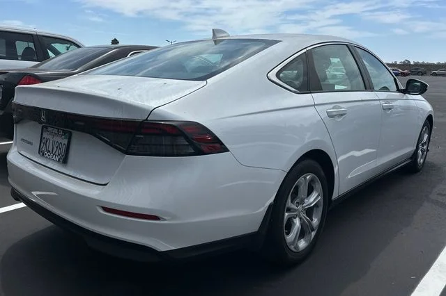 Used 2024 Platinum White Pearl Honda LX image 5