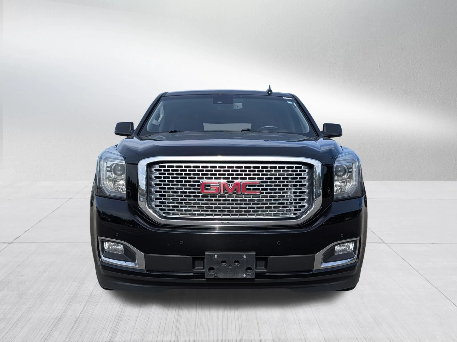 Used 2016 GMC Yukon XL Denali with VIN 1GKS2HKJ3GR196839 for sale in Rochester, Minnesota