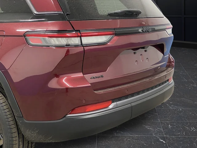New 2026 Velvet Red Pearl-Coat Exterior Paint Jeep Limited image 38