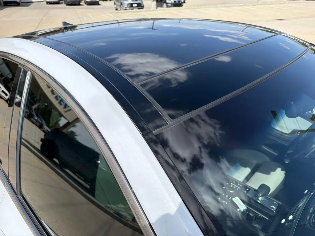 Used 2018 White Genesis 3.3T Sport image 10