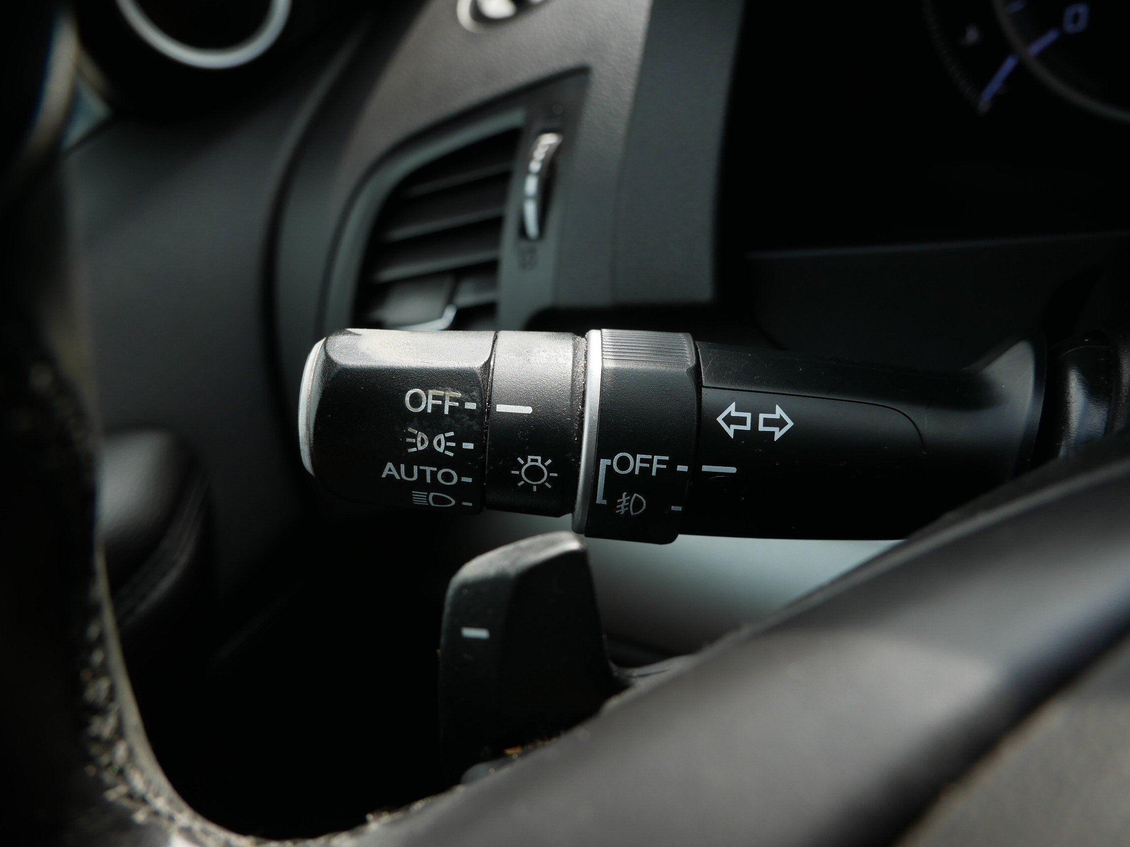 Used 2014 Crystal Black Pearl Acura Tech Pkg image 33
