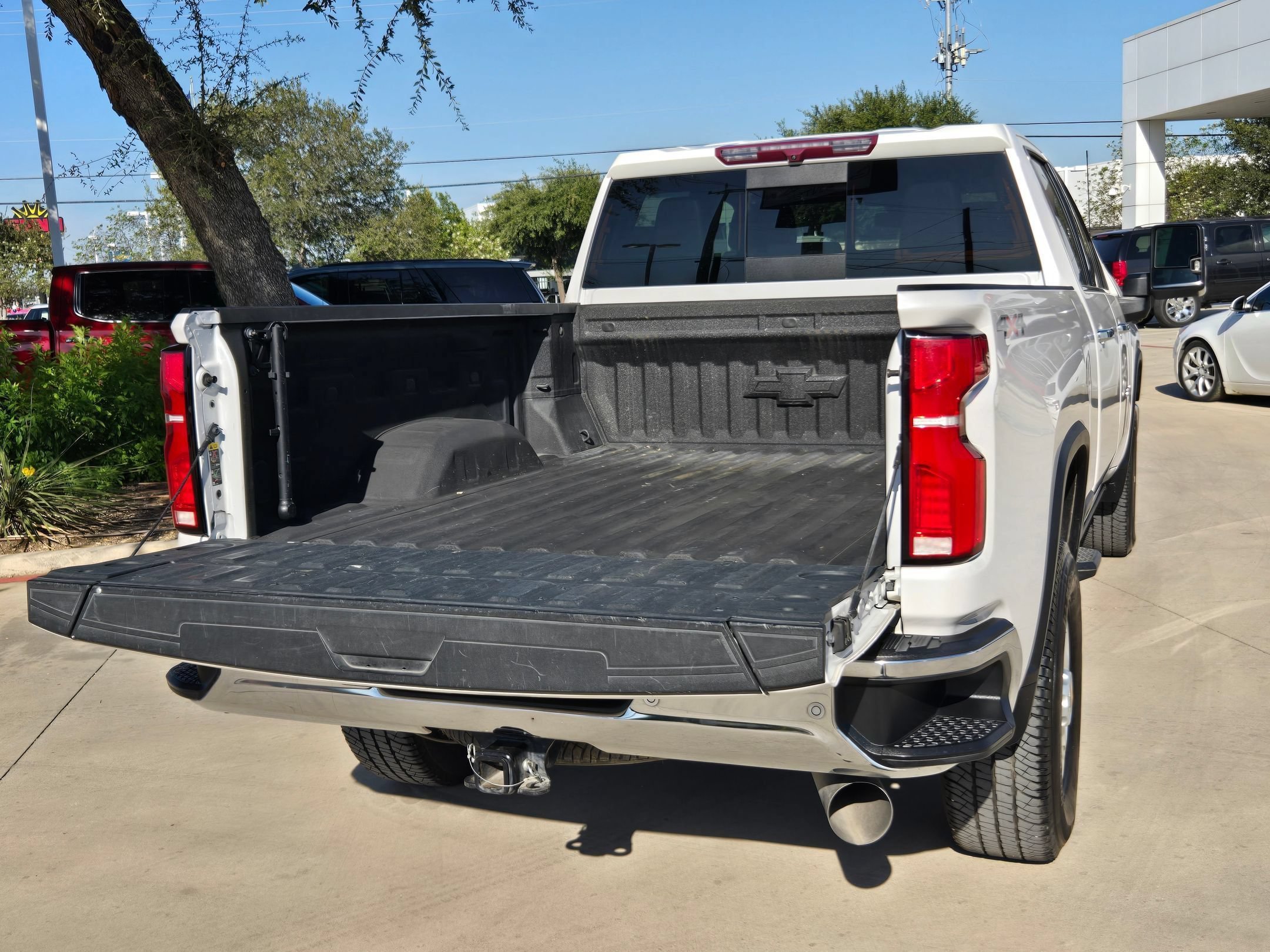 Used 2024 Iridescent Pearl Tricoat Chevrolet LTZ image 25