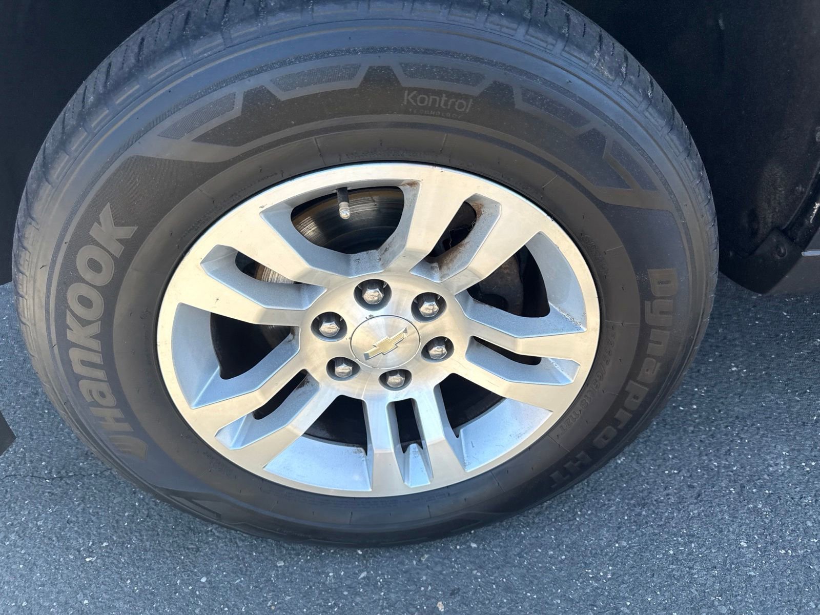 Used 2019 GRAPHITE METALLIC Chevrolet LT image 11
