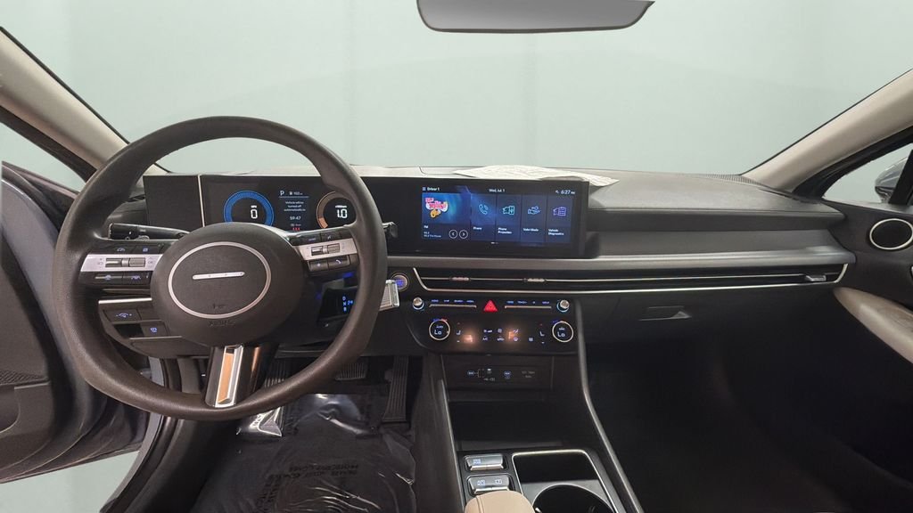 Used 2024 Blue Hyundai SEL image 10