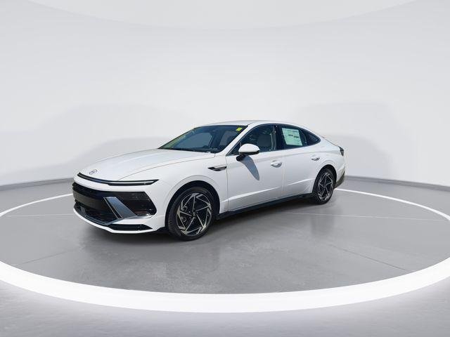 New 2026 White Hyundai SEL Sport image 4