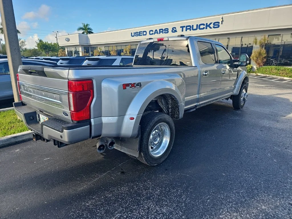 Used 2022 Silver Ford Platinum image 3