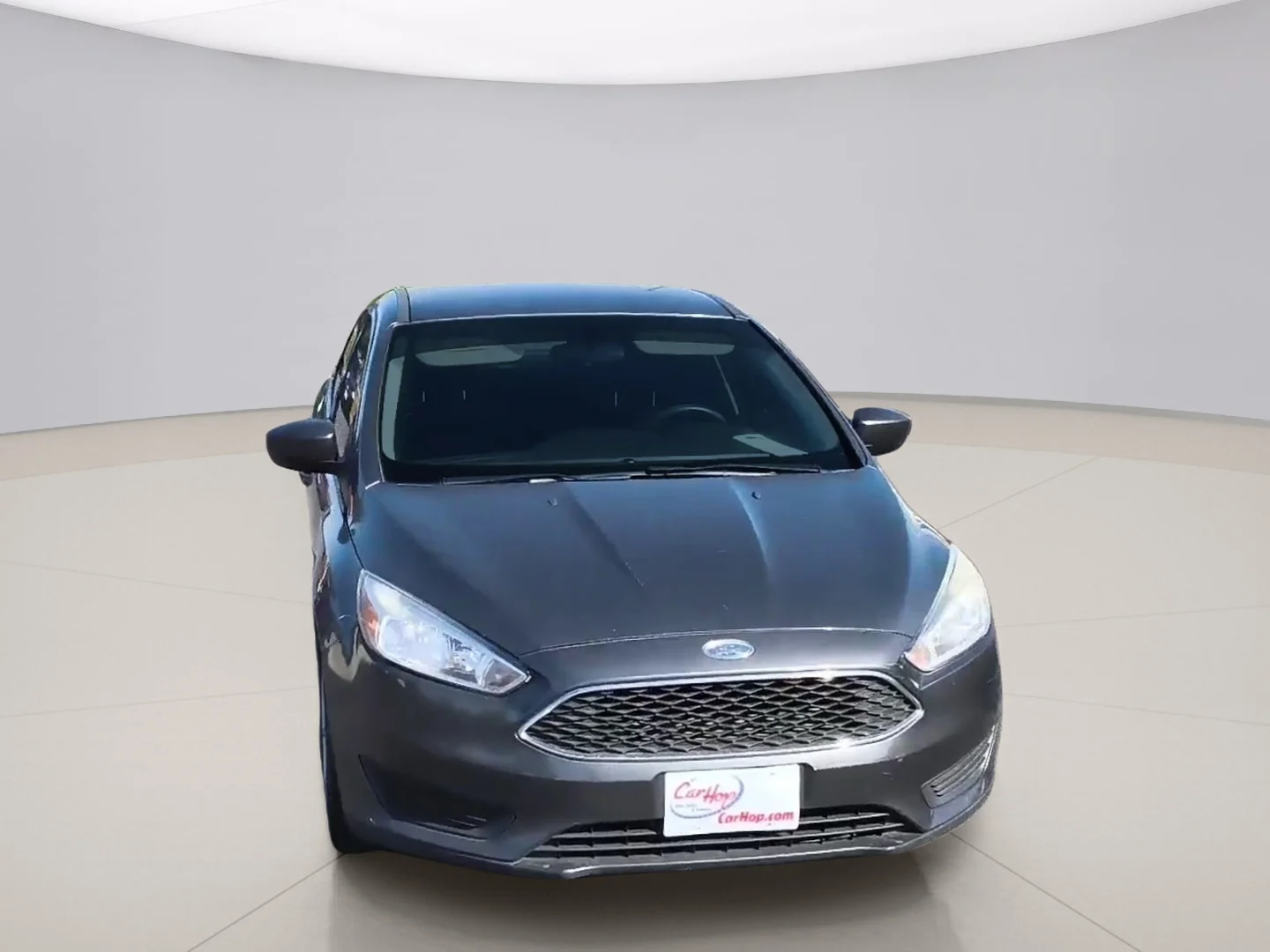 Used 2018 Grey Ford SE image 2