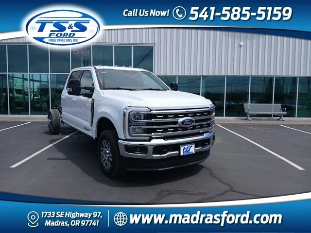 2026 Ford F-350 Super Duty Chassis Cab Lariat