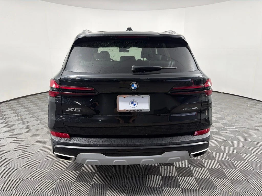 Certified Used 2025 Black Sapphire Metallic BMW xDrive40i image 6