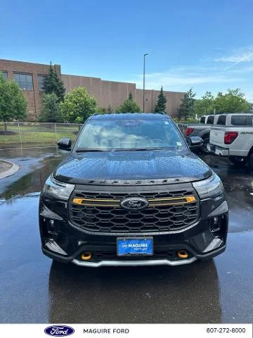 New 2026 Agate Black Metallic Ford Tremor® image 19