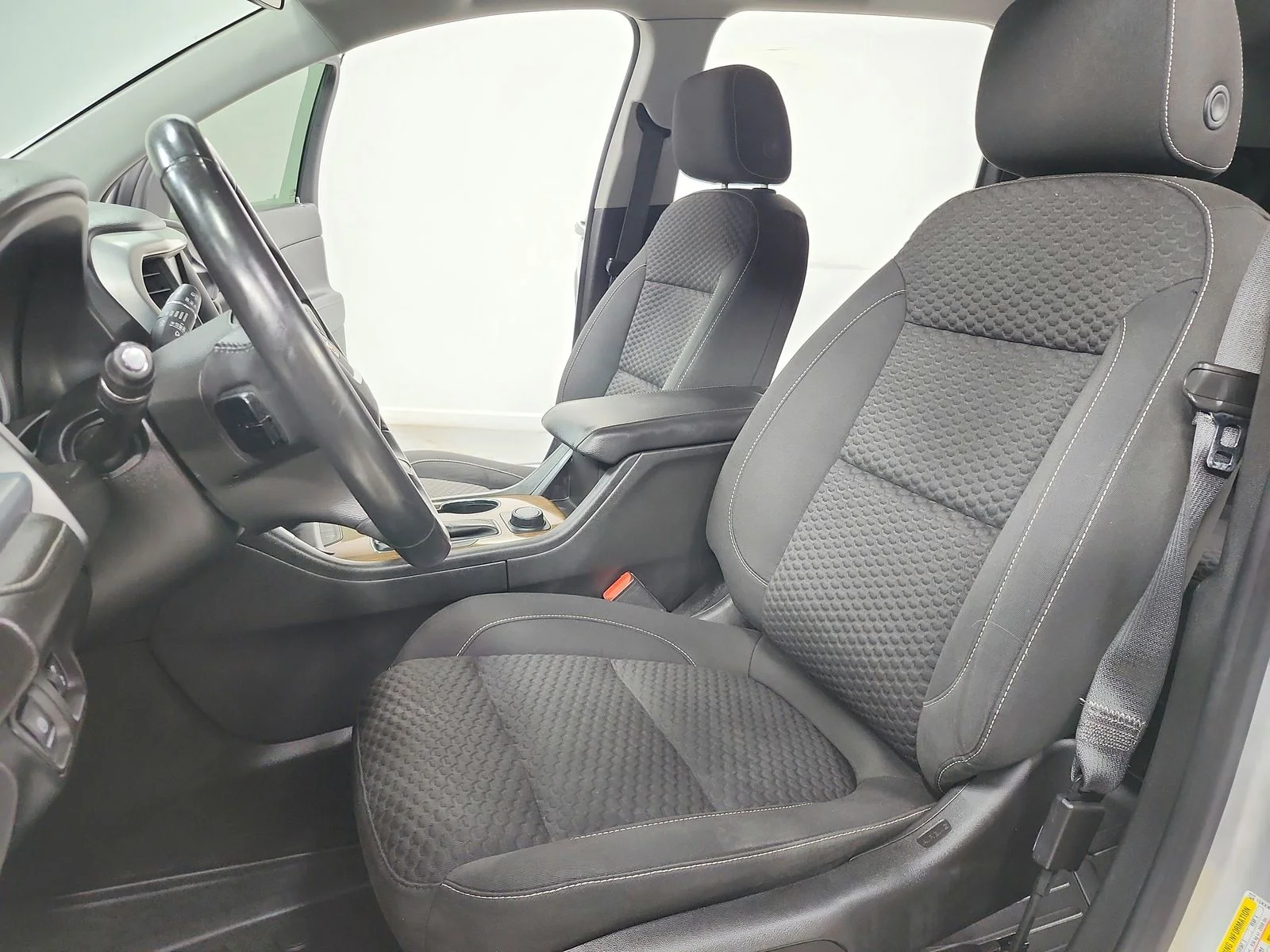 Used 2018 Silver GMC SLE-2 image 20