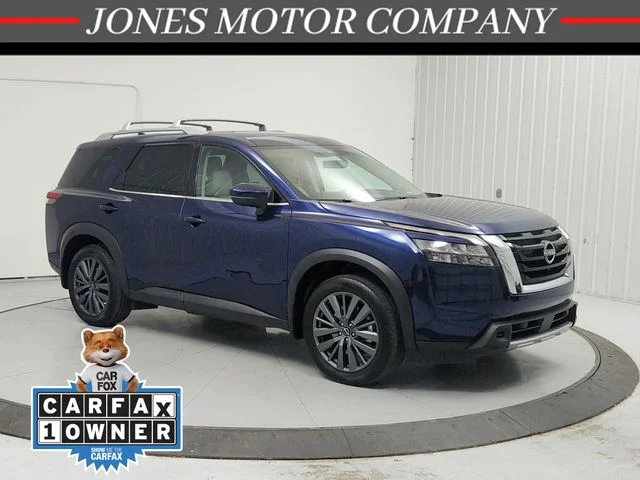 2025 Nissan Pathfinder SL 2WD's photo