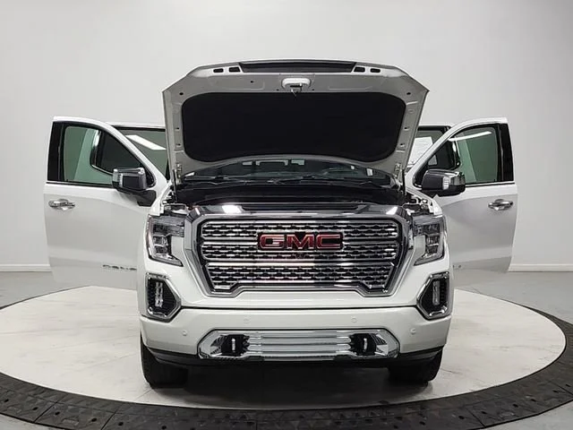 Used 2019 WHITE FROST TRICOAT GMC Denali image 10