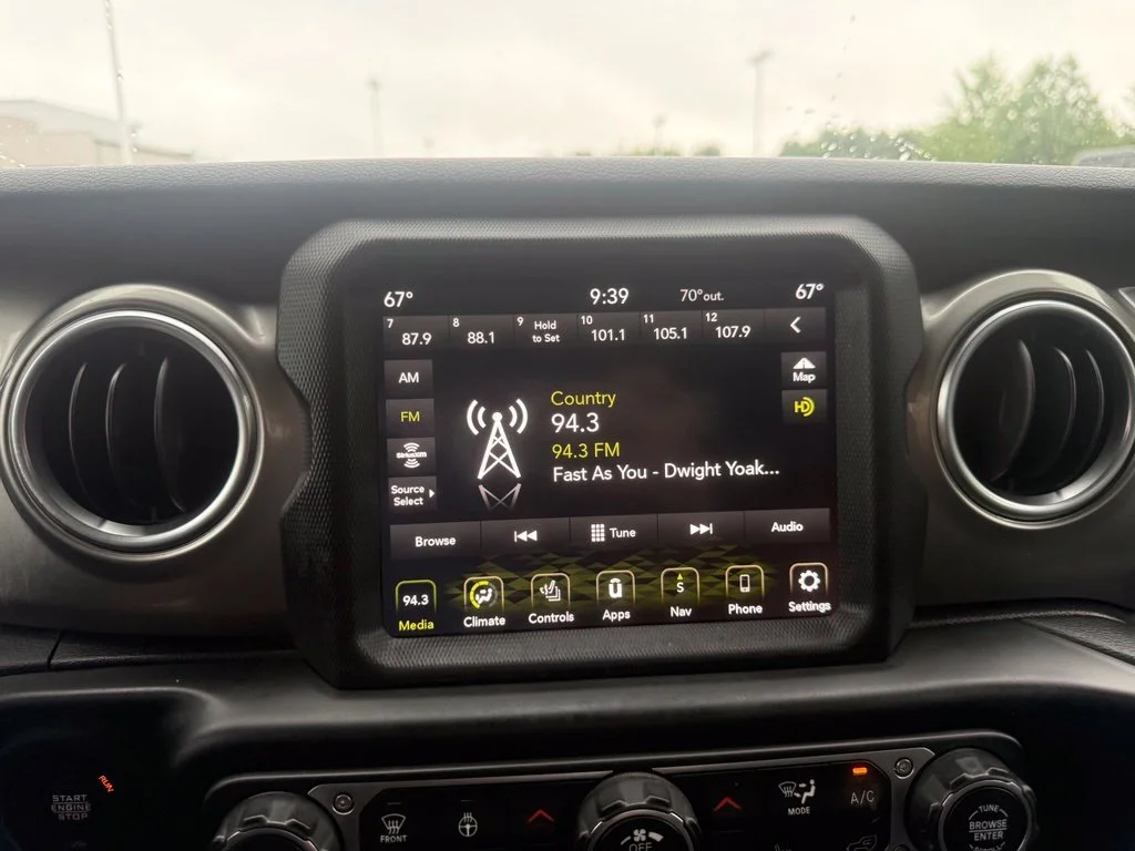 Used 2020 Green Jeep Overland image 28