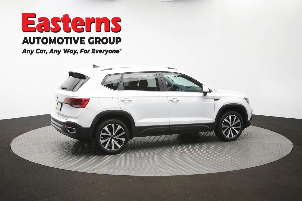Used 2024 White Volkswagen 1.5T SE image 41